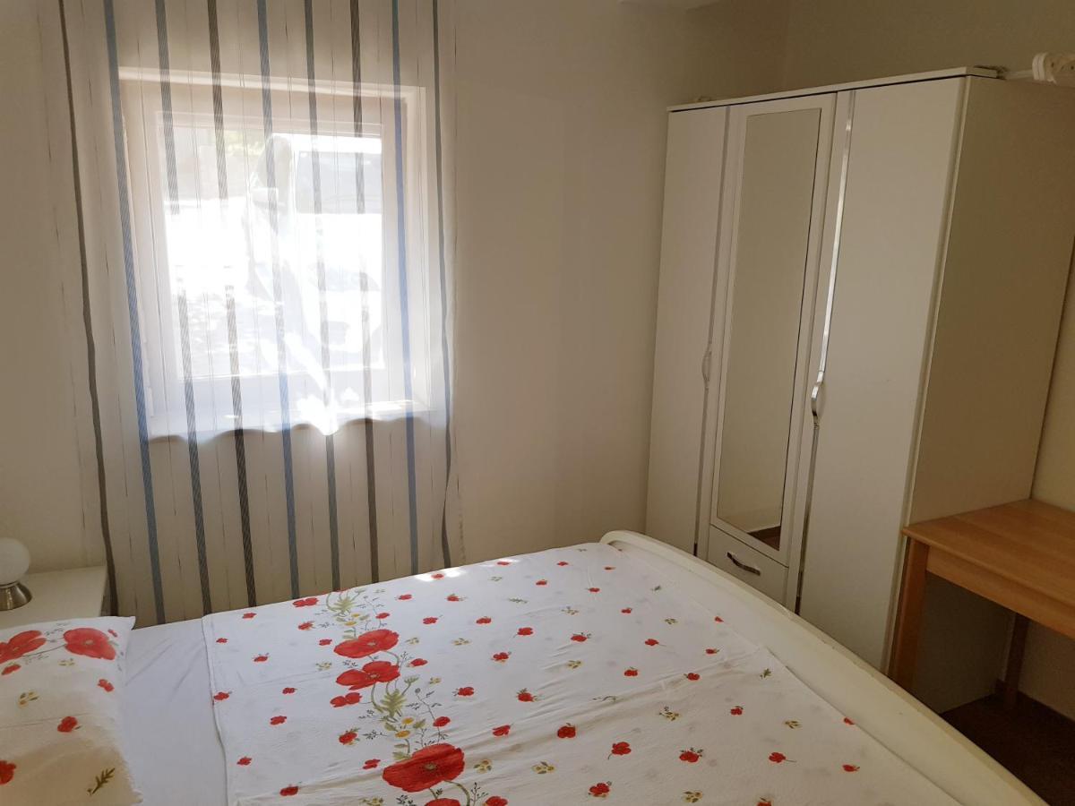 Apartments Vila Tisa Mali Losinj Exterior photo