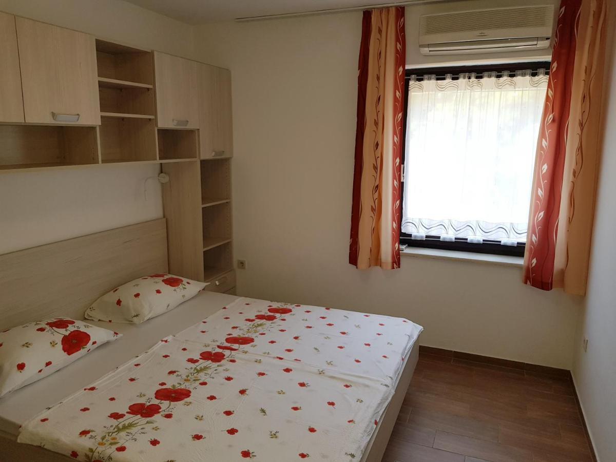 Apartments Vila Tisa Mali Losinj Exterior photo