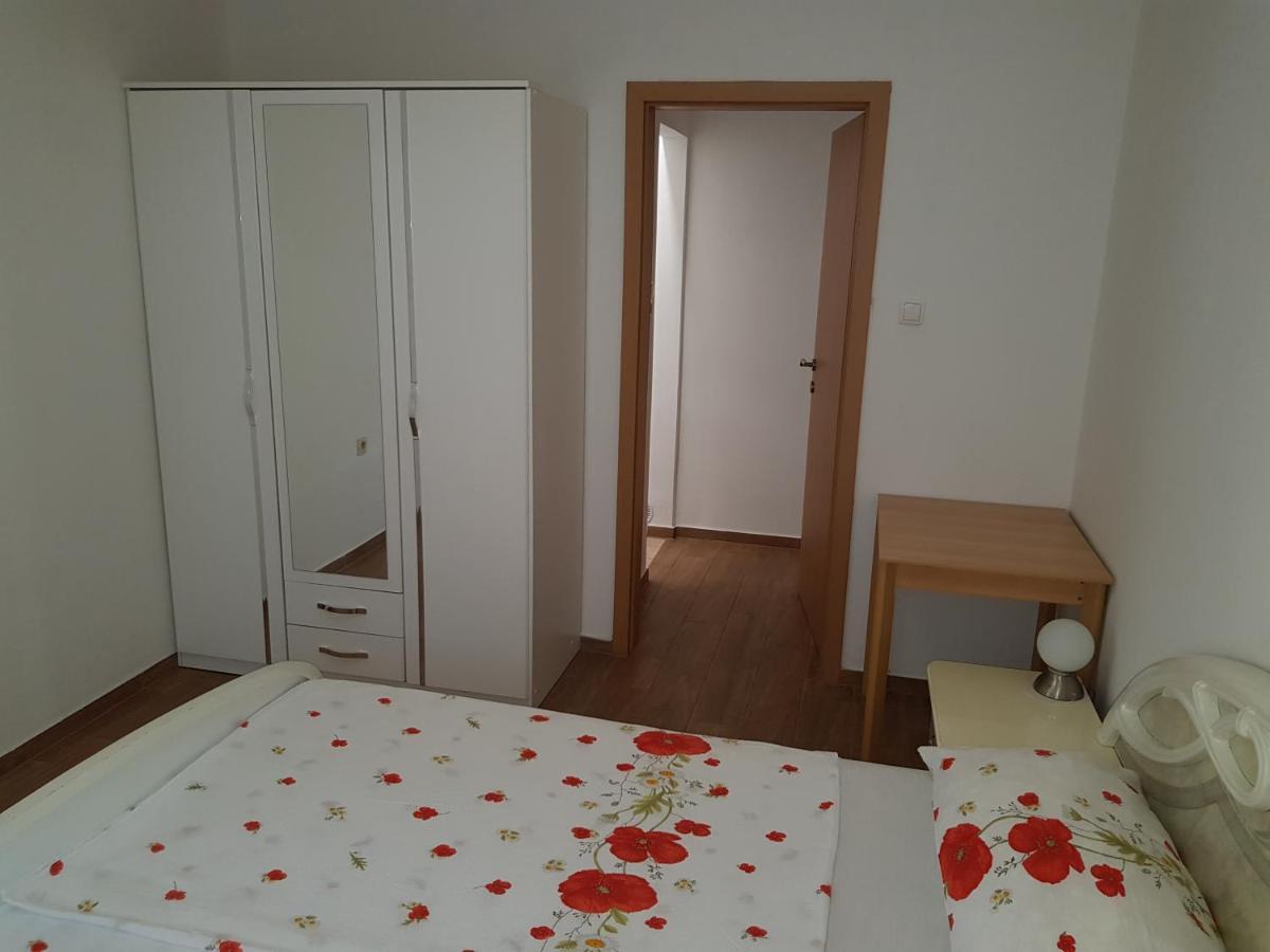 Apartments Vila Tisa Mali Losinj Exterior photo
