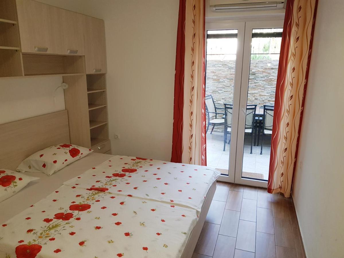 Apartments Vila Tisa Mali Losinj Exterior photo