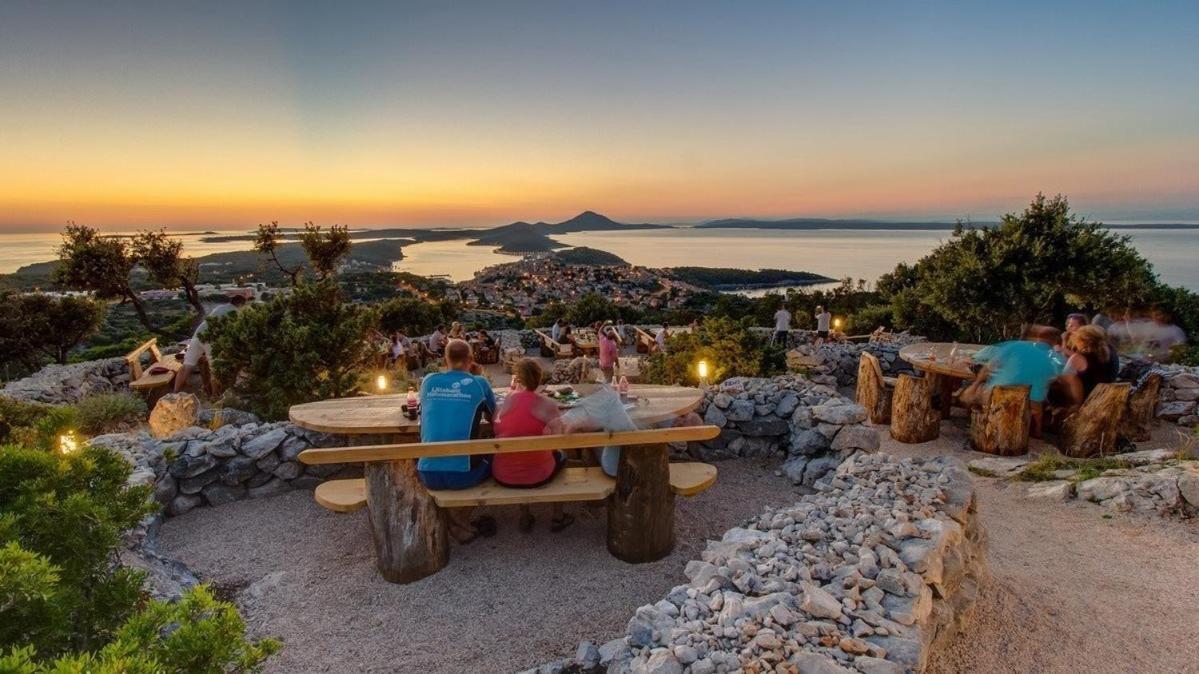 Apartments Vila Tisa Mali Losinj Exterior photo