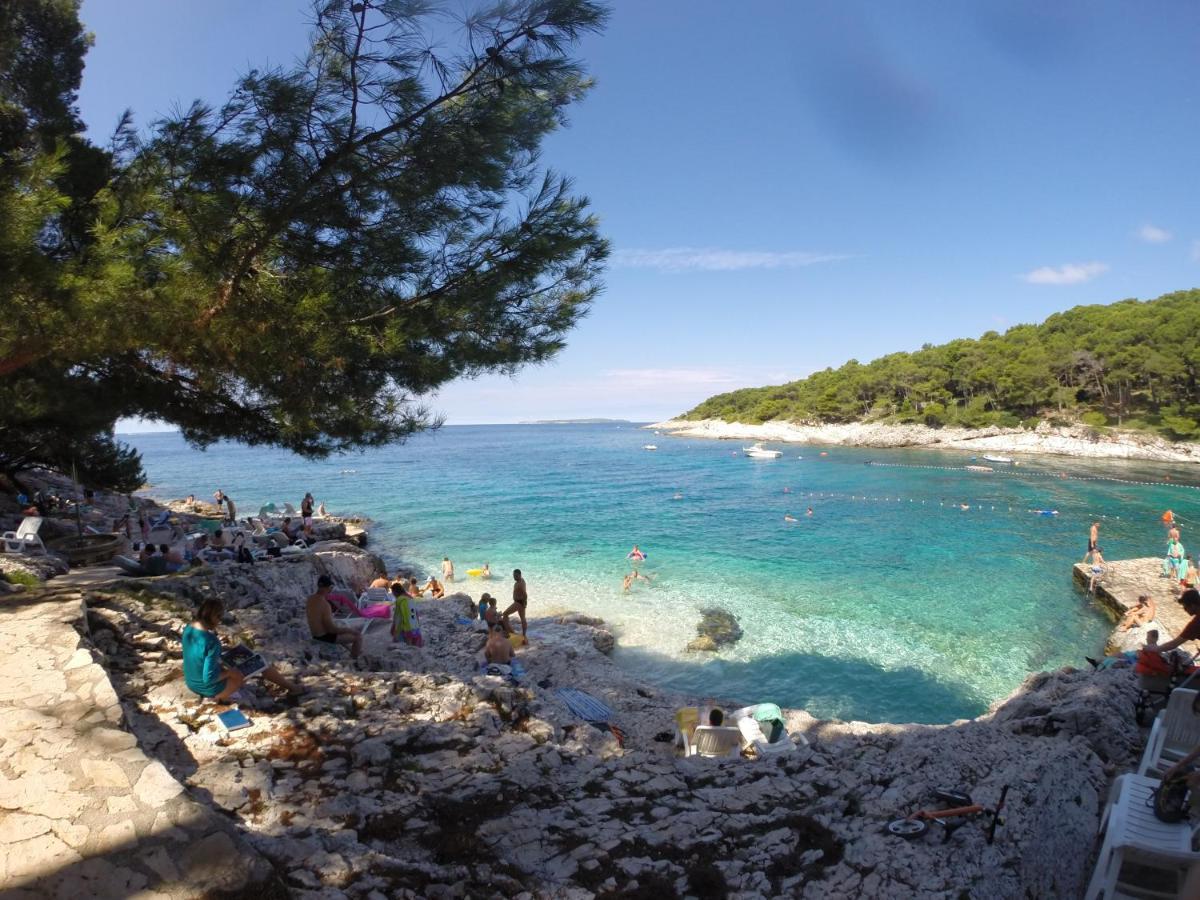 Apartments Vila Tisa Mali Losinj Exterior photo