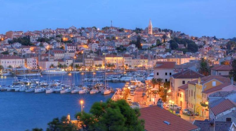 Apartments Vila Tisa Mali Losinj Exterior photo