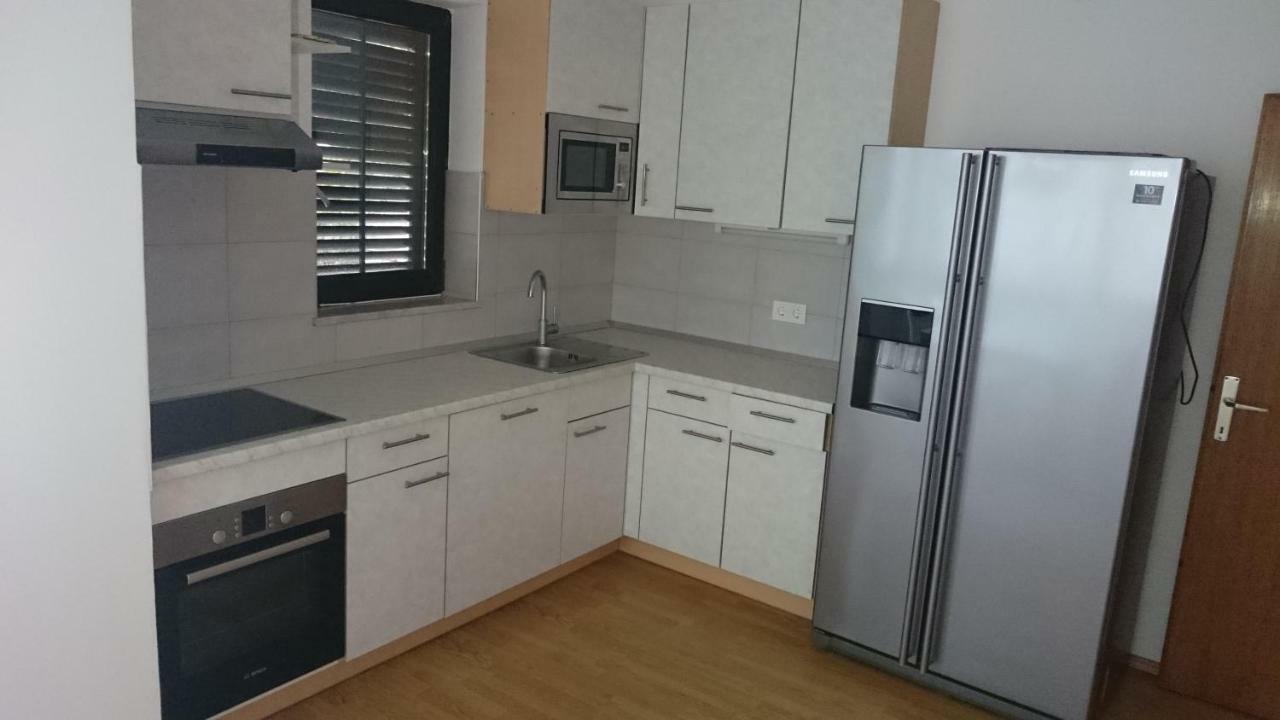 Apartments Vila Tisa Mali Losinj Exterior photo