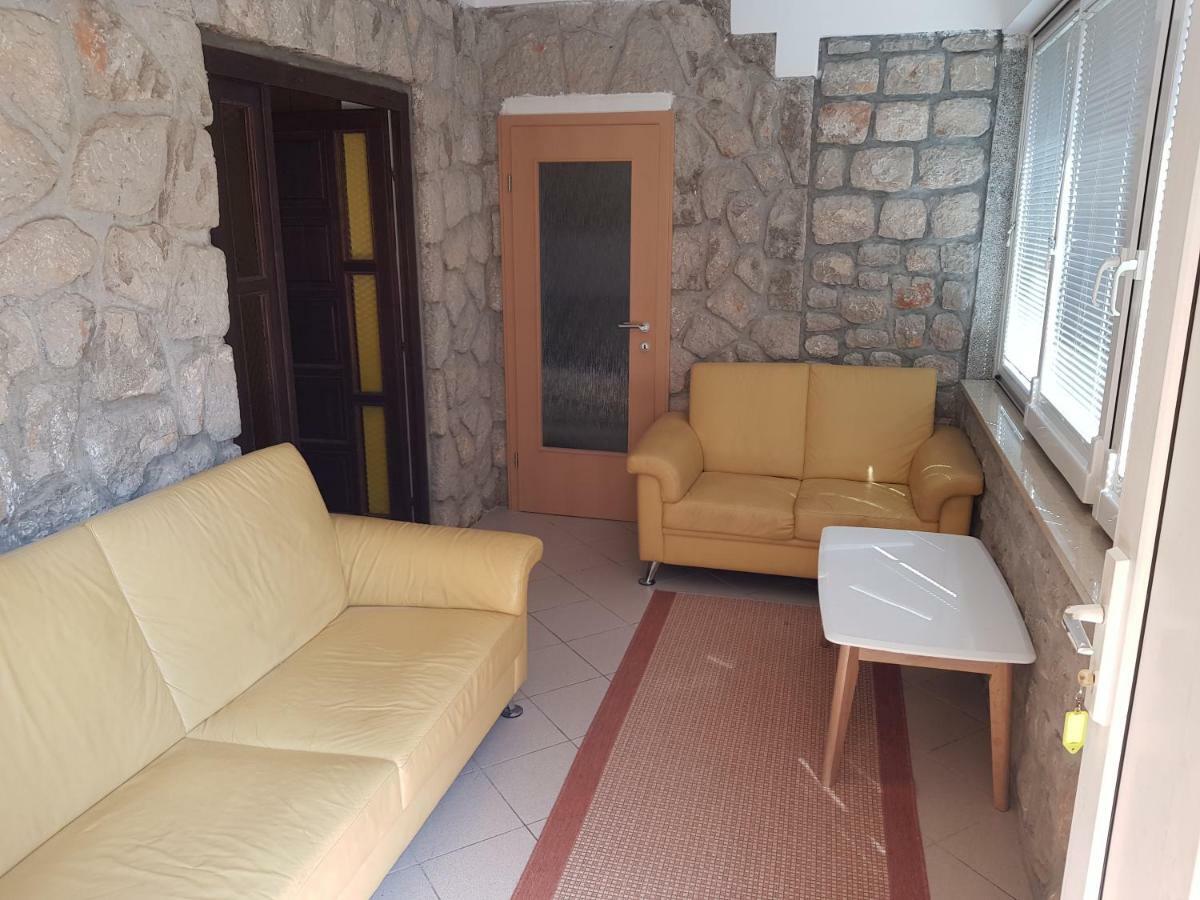 Apartments Vila Tisa Mali Losinj Exterior photo
