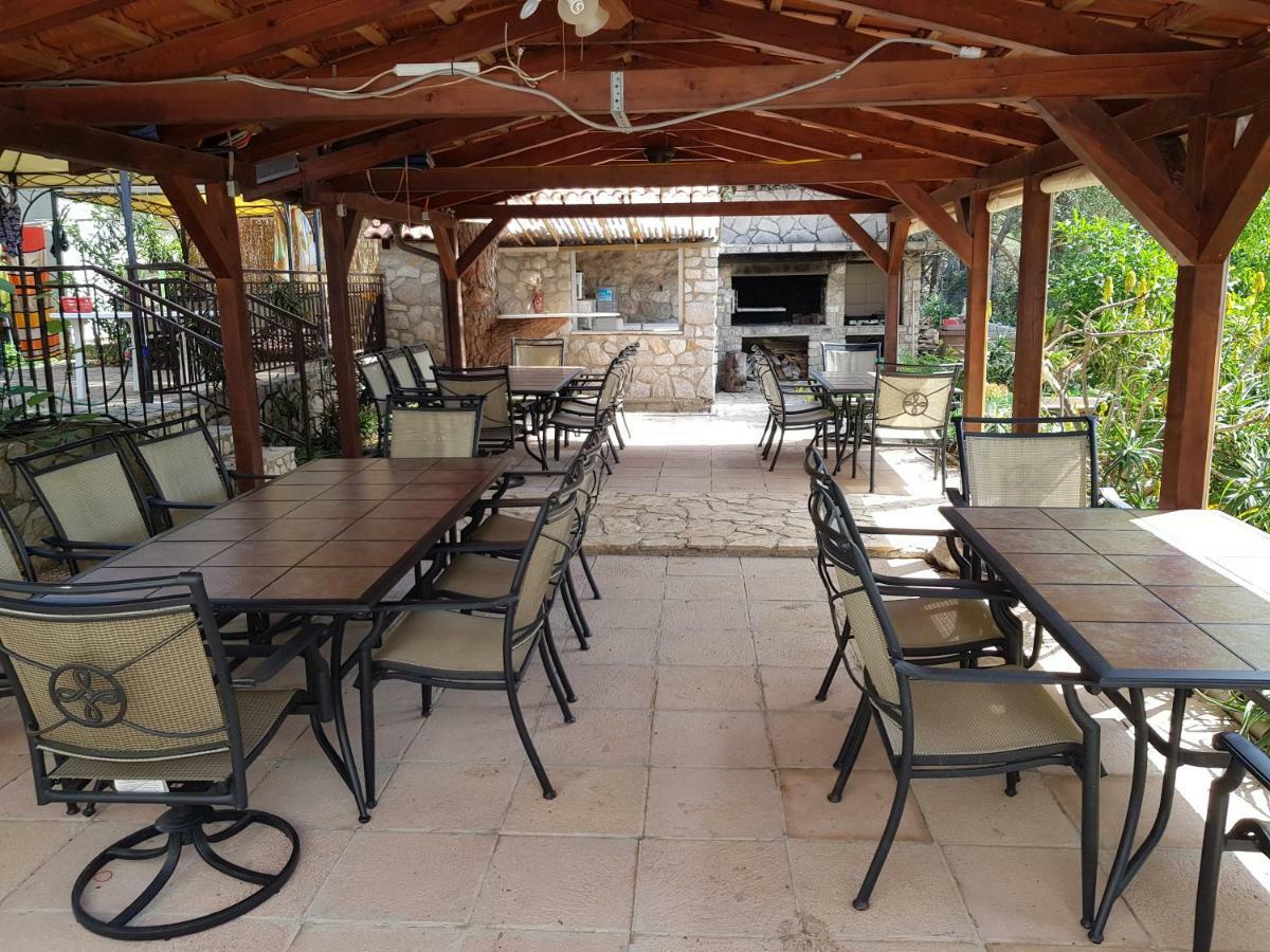Apartments Vila Tisa Mali Losinj Exterior photo